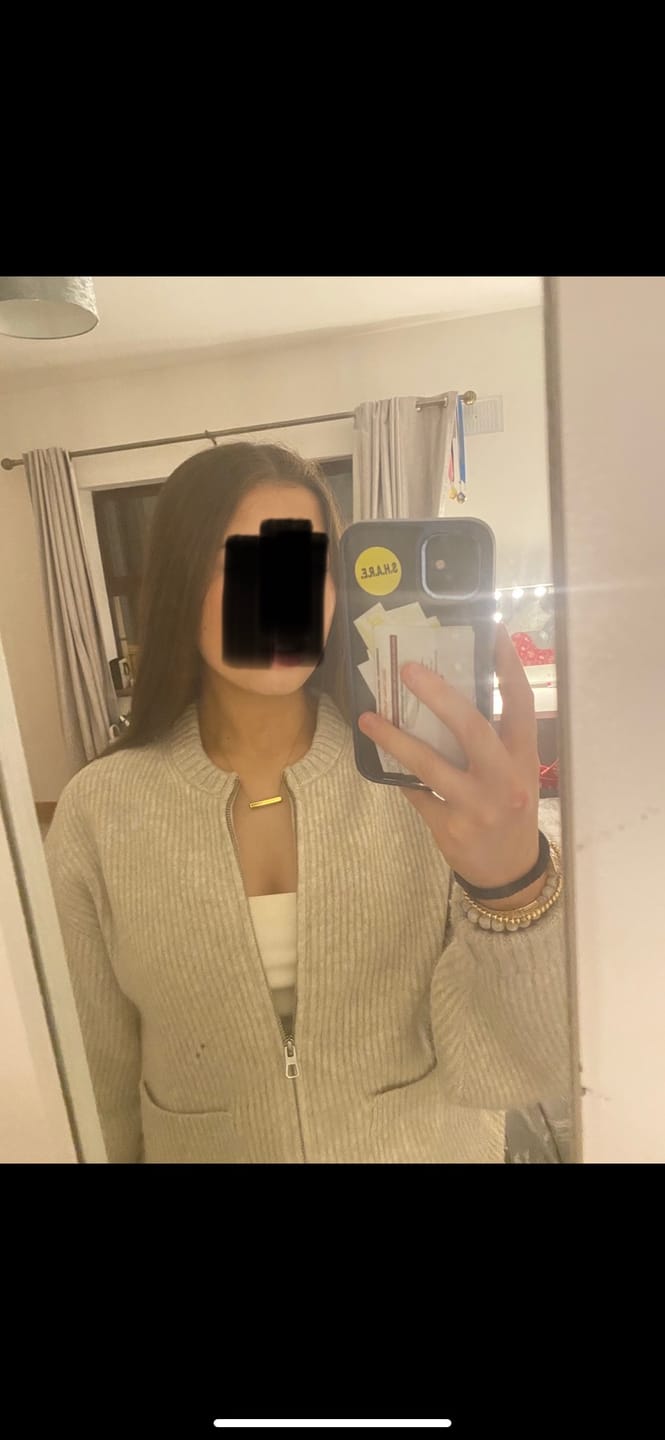 Customer photo review of 3cm Letter Bar Necklace in Gold Horizontal