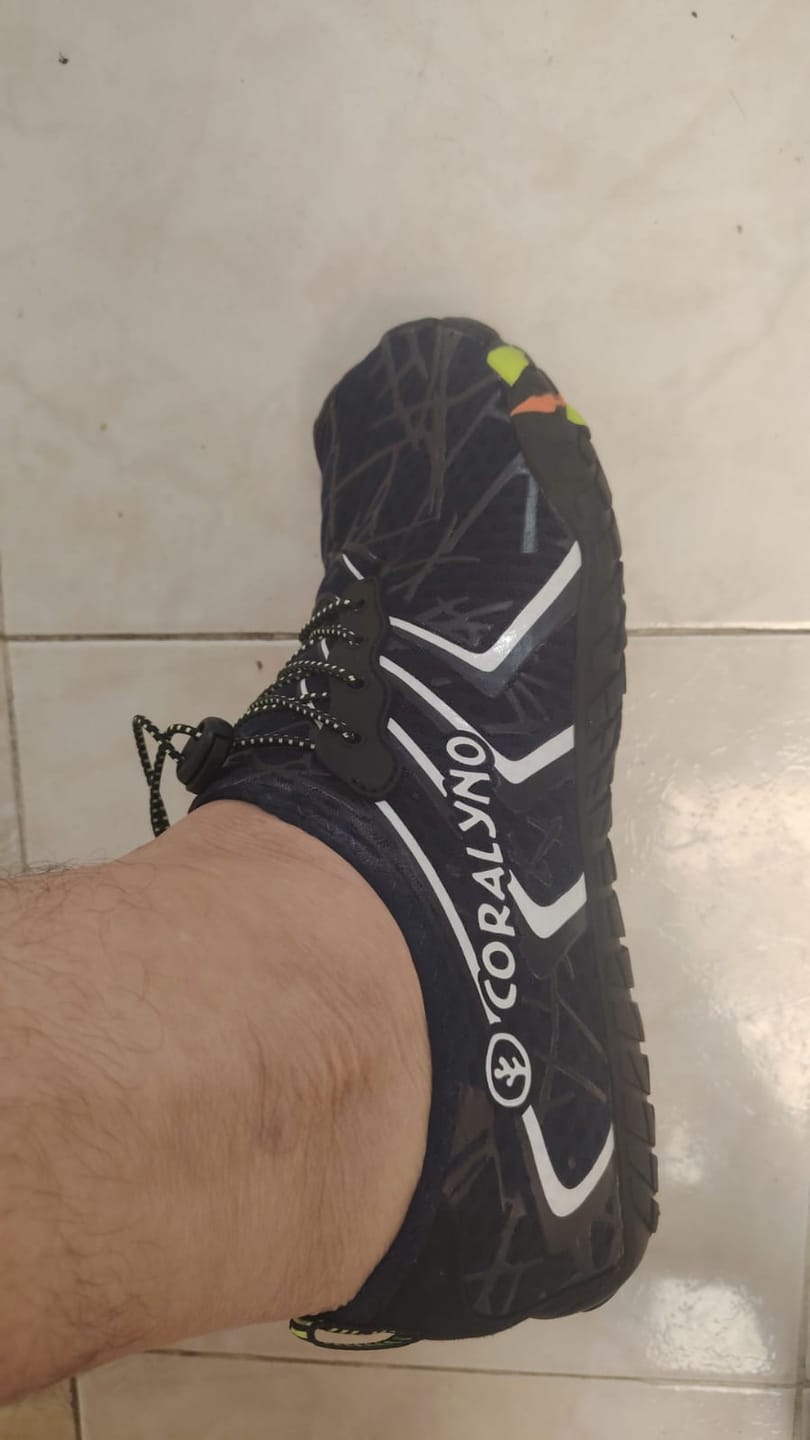 Customer photo review of Azul Coralyno™ - Zapatos acuáticos con cordones