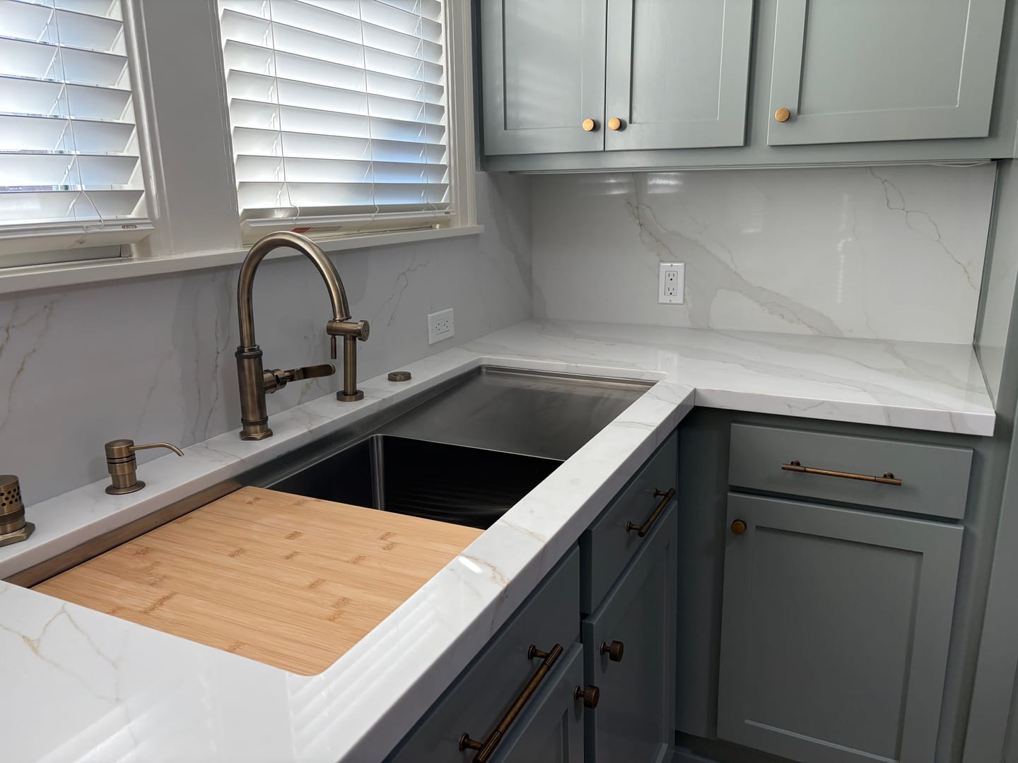 Customer photo review of 47" Undermount Drainboard Workstation Sink – 16 Gauge Stainless Steel Single Bowl – 10" Deep – Reversible – Seamless Drain (5LPS27c-10)