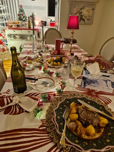 Customer photo review of Red Bow Table Linen Gift Set Bundle