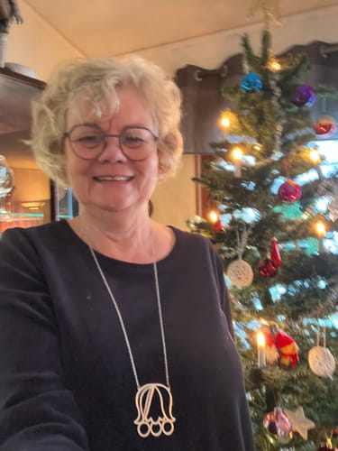 Customer photo review of Halsband Tulpan stor silver by Rino