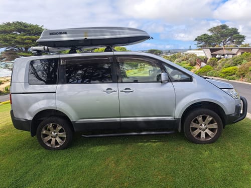 Customer photo review of 2.5" Black Side Bars For Mitsubishi DELICA D5 2006-2019