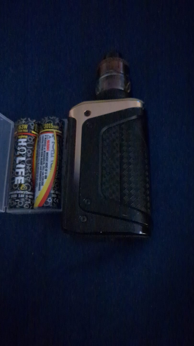 Customer photo review of Hohm Tech Life V4 18650 3015mAh 22.1A Battery