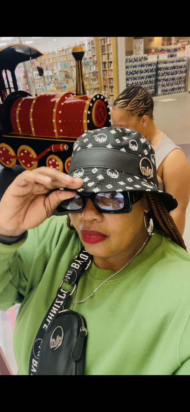 Customer photo review of Billy Bucket Hat