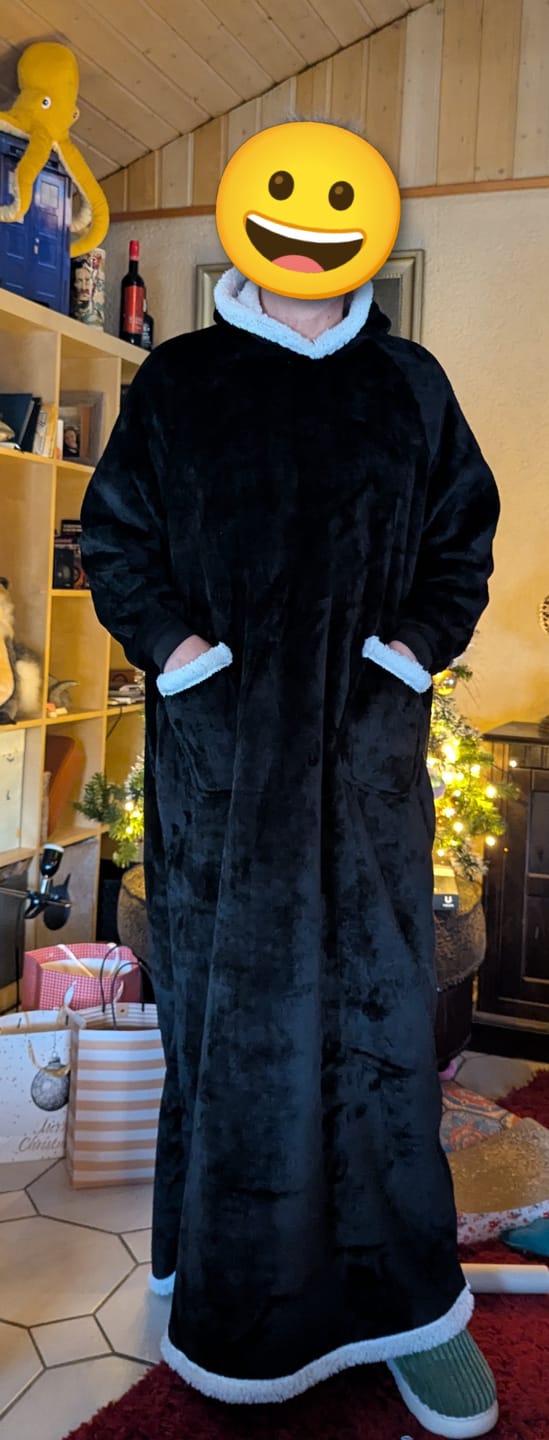 Customer photo review of Oversize Flanell-Deckenhoodie –  Tragbare Kuscheldecke mit Ärmeln & Kapuze