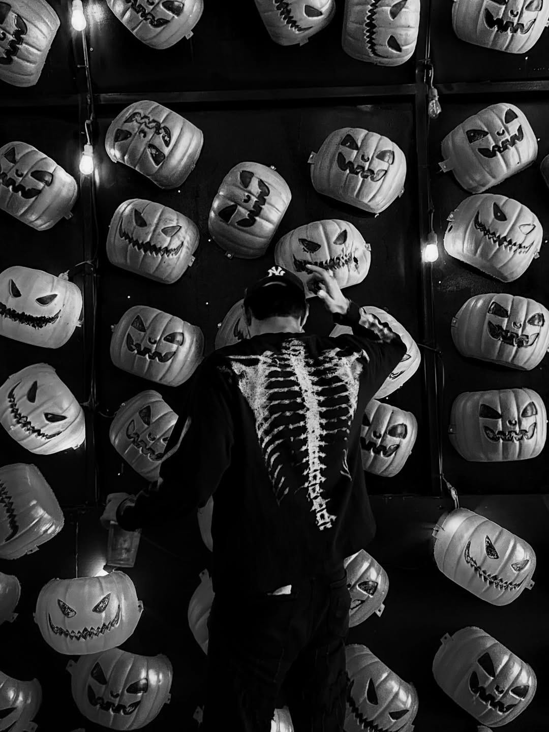 Customer photo review of Skeleton Graphic Waffle Sweatshirt - 2495