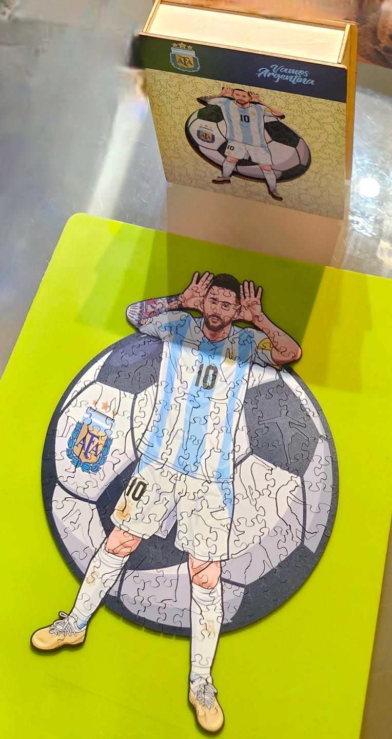 Customer photo review of Lionel Messi - Wooden Puzzle