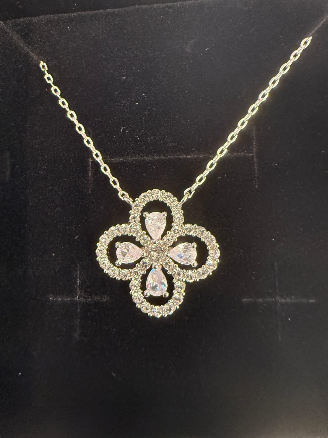 Customer photo review of Marie 18k White Gold Plated Clover/Flower Pendant Necklace with Swarovski Crystals
