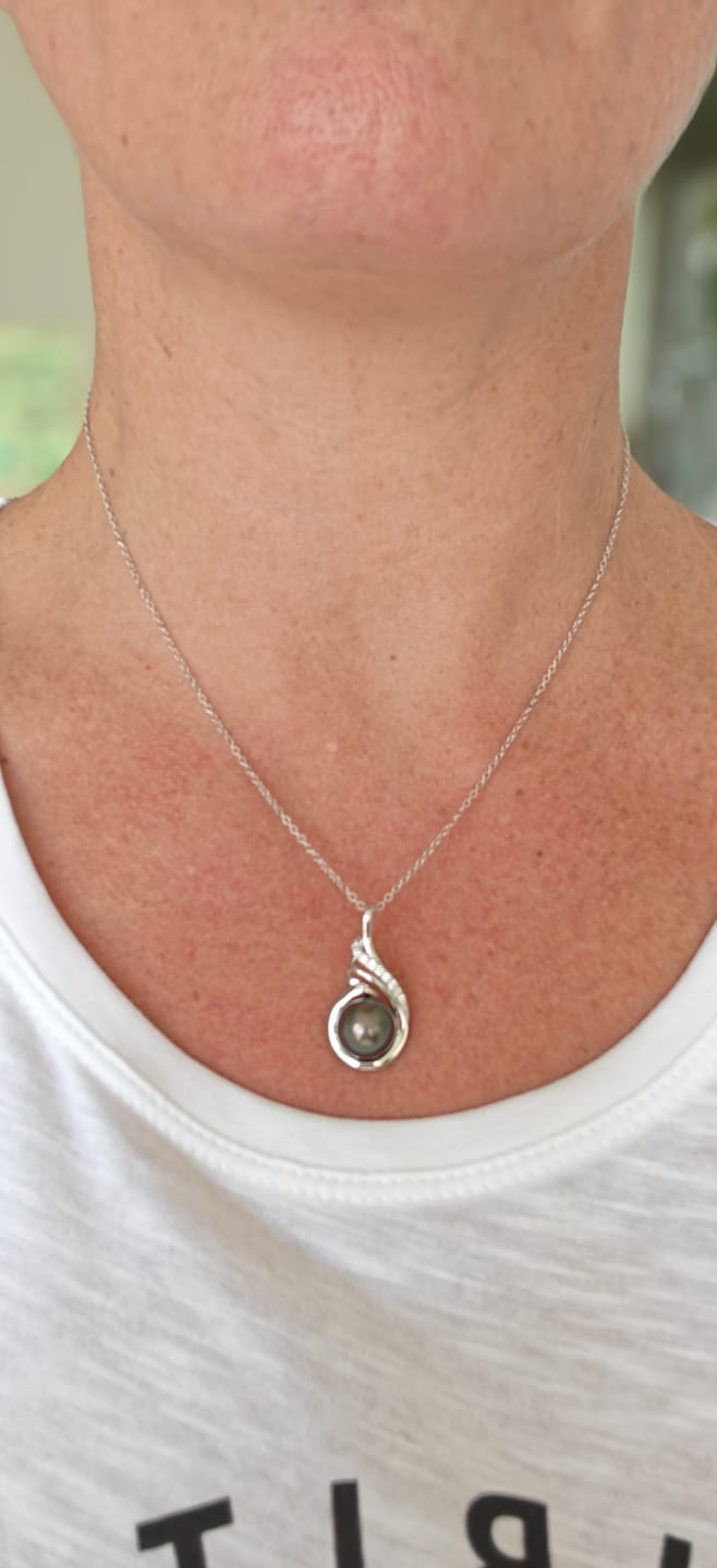 Customer photo review of Collier Perle de Culture Tahiti