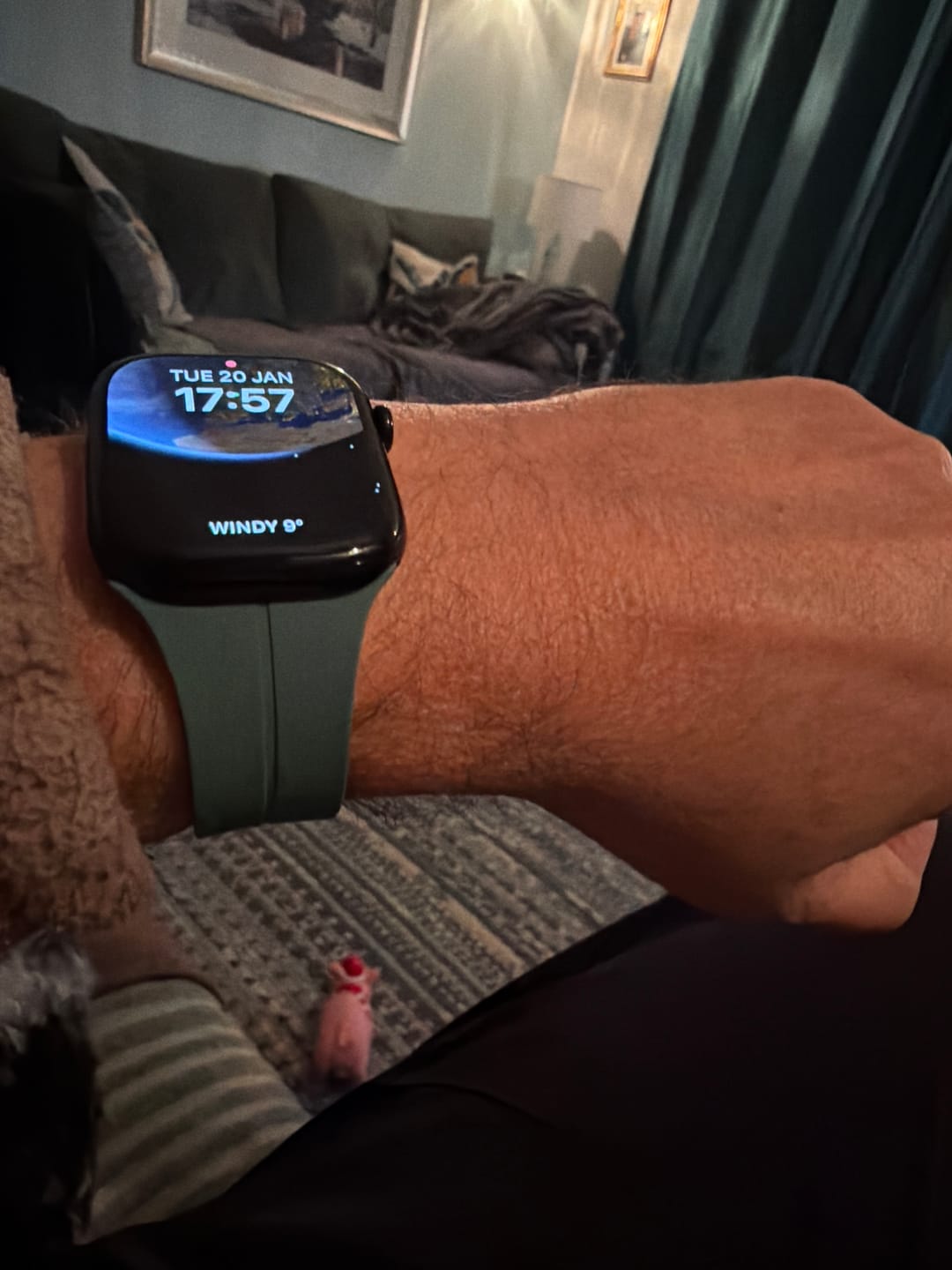 Customer photo review of FlexiFit™ Magnetic Band for Apple Watch - BUY 1 GET 1 FREE!