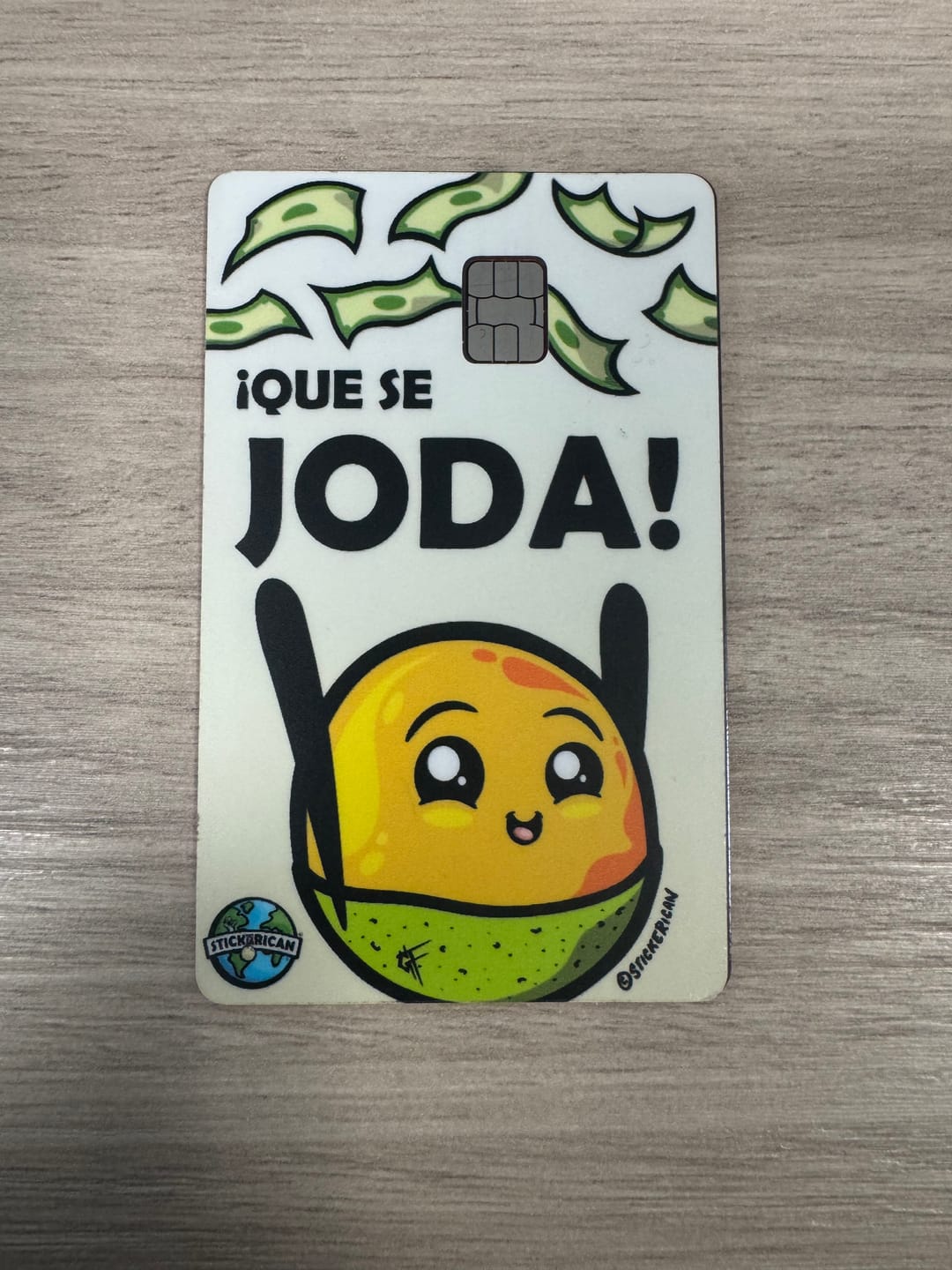 Customer photo review of Que Se Joda - Sticker para Tarjeta de Crédito