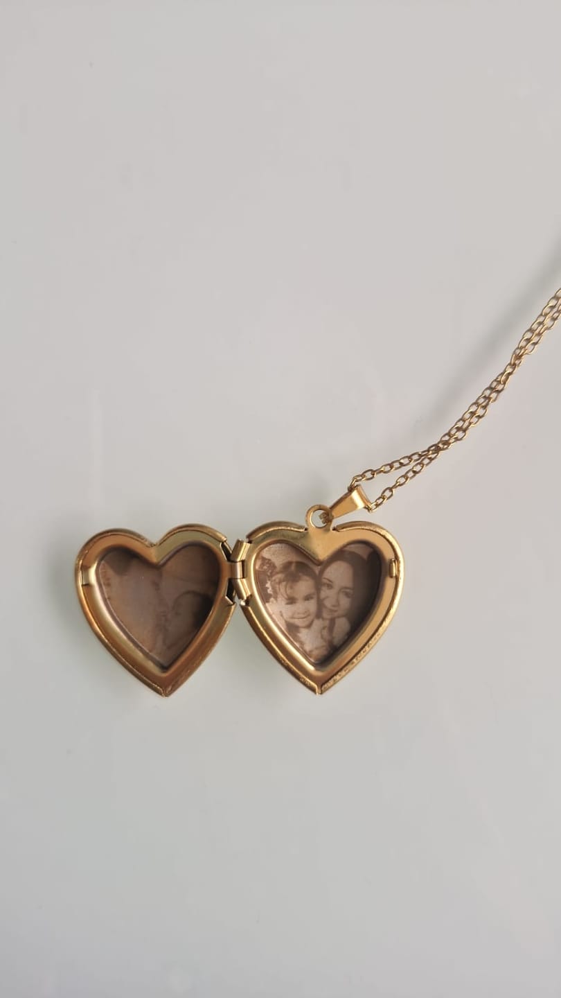 Customer photo review of Relicario Love Personalizado