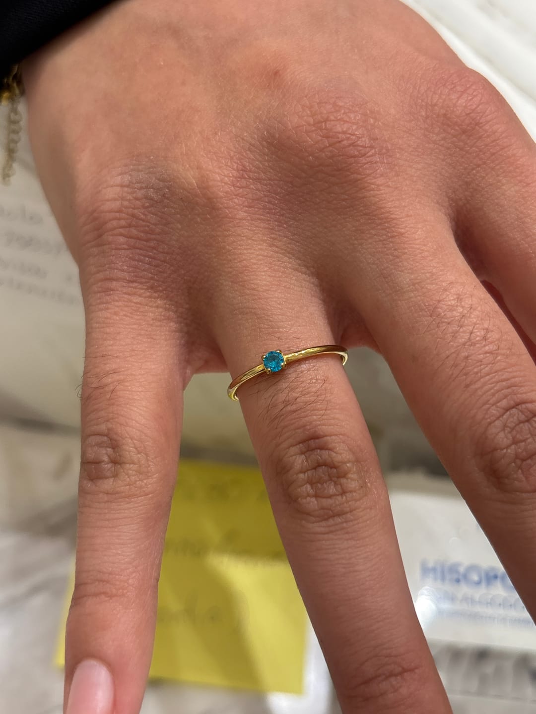 Customer photo review of Anillo Zirconia Birthstone