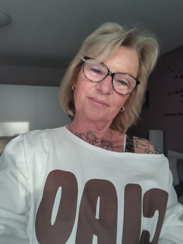 Customer photo review of Sweater braun OSLO