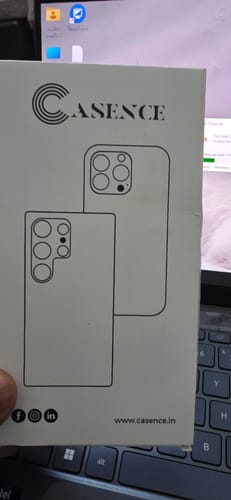 Customer holding the Casence packaging for the Anti Yellow Magsafe Clear Case for Galaxy S25 Ultra.