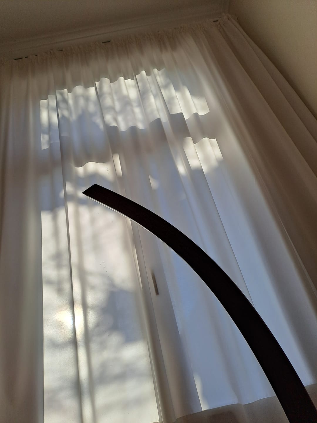 Customer photo review of Designer Stehlampe aus Massivholz, LED-Leuchte geschwungen - Solara