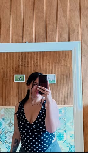 Customer photo review of TOP ROSIE LUNARES NEGRO