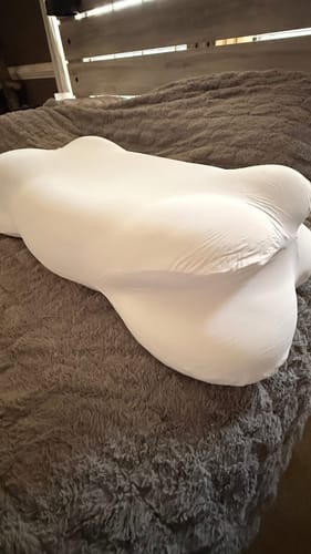 Customer photo review of Mellow CloudAlign™ Pillow