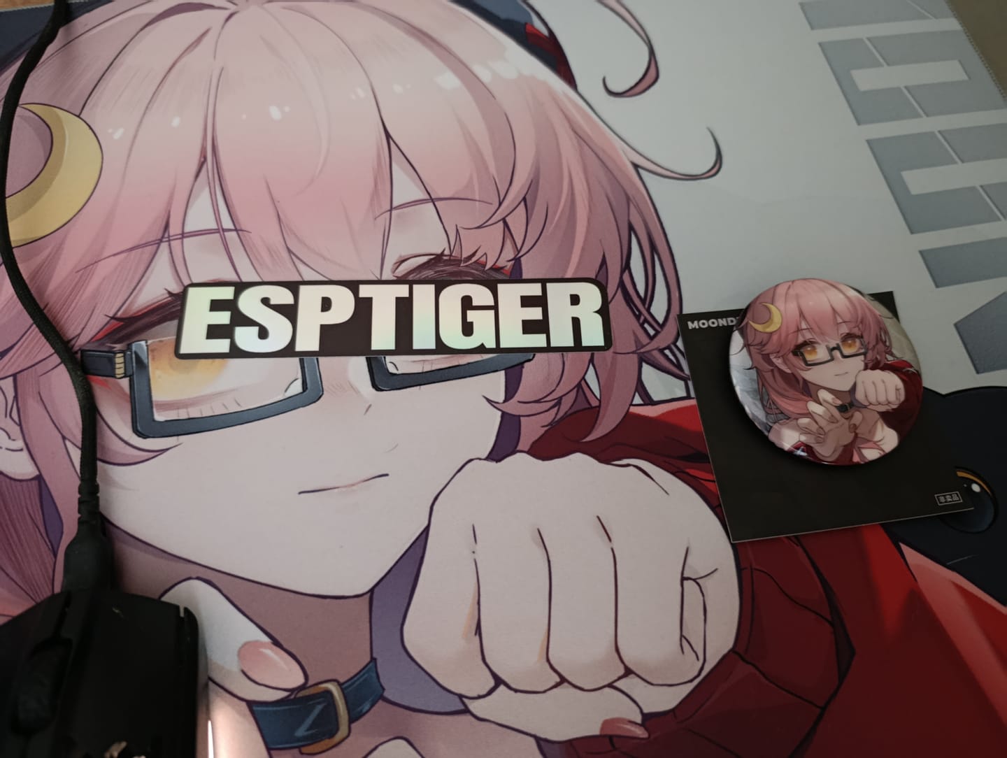 Customer photo review of ESPTiger Neon V2 - Moondrop Edition Poron Mousepad