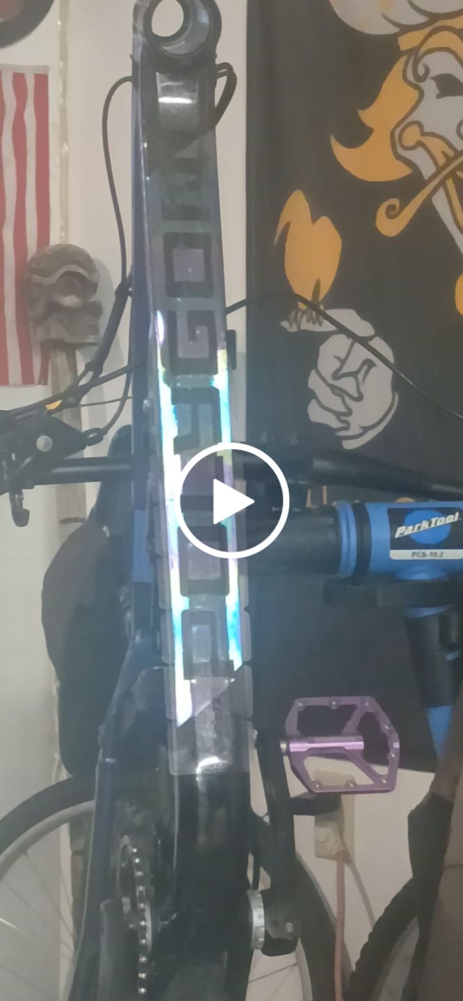 Customer video review of Sparkle Shift Frame Keeper