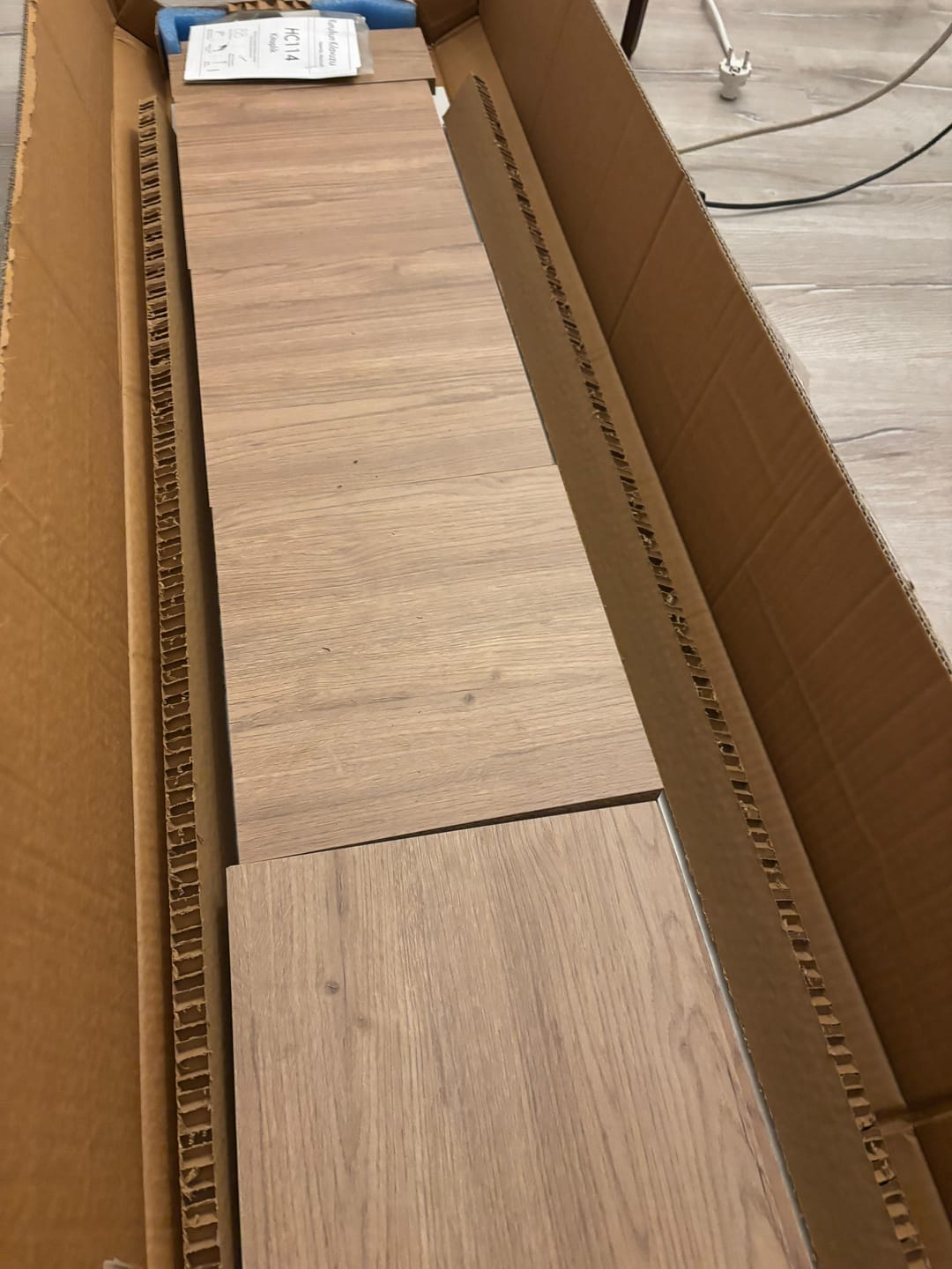 Customer photo review of Rani HC114 Kitaplık 5 Raflı Çalışma Odası Kütüphane Modern Duvar Rafı Sepet Ceviz