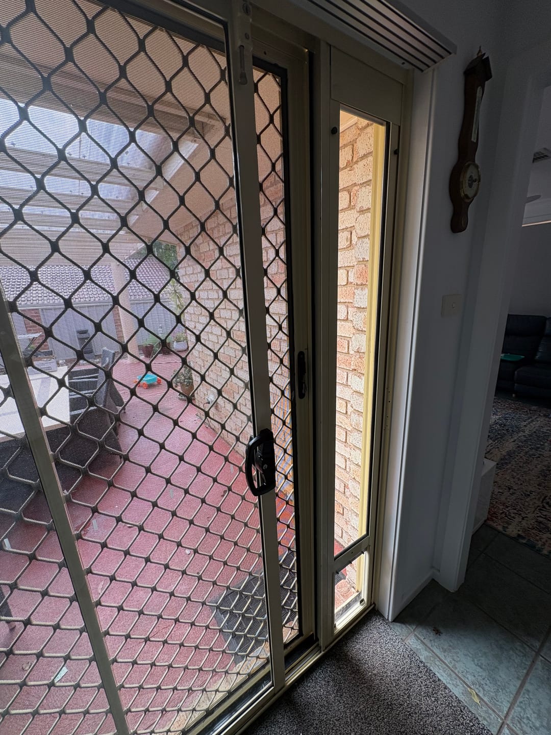Customer photo review of Adaptor (Close+Lock Glass and Fly Screen door)