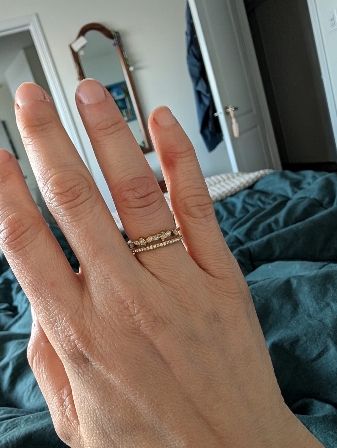 Customer photo review of 18K Gold Mia Crystal Ring