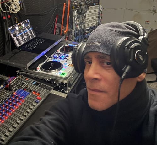 Customer photo review of CFG STUDIOSPHERE Monitoring Headphones - For Guitar/Bass/Keyboards/E-drums Silent Practice, Studio Tracking/Mixing/Mastering, & Everyday Listening
