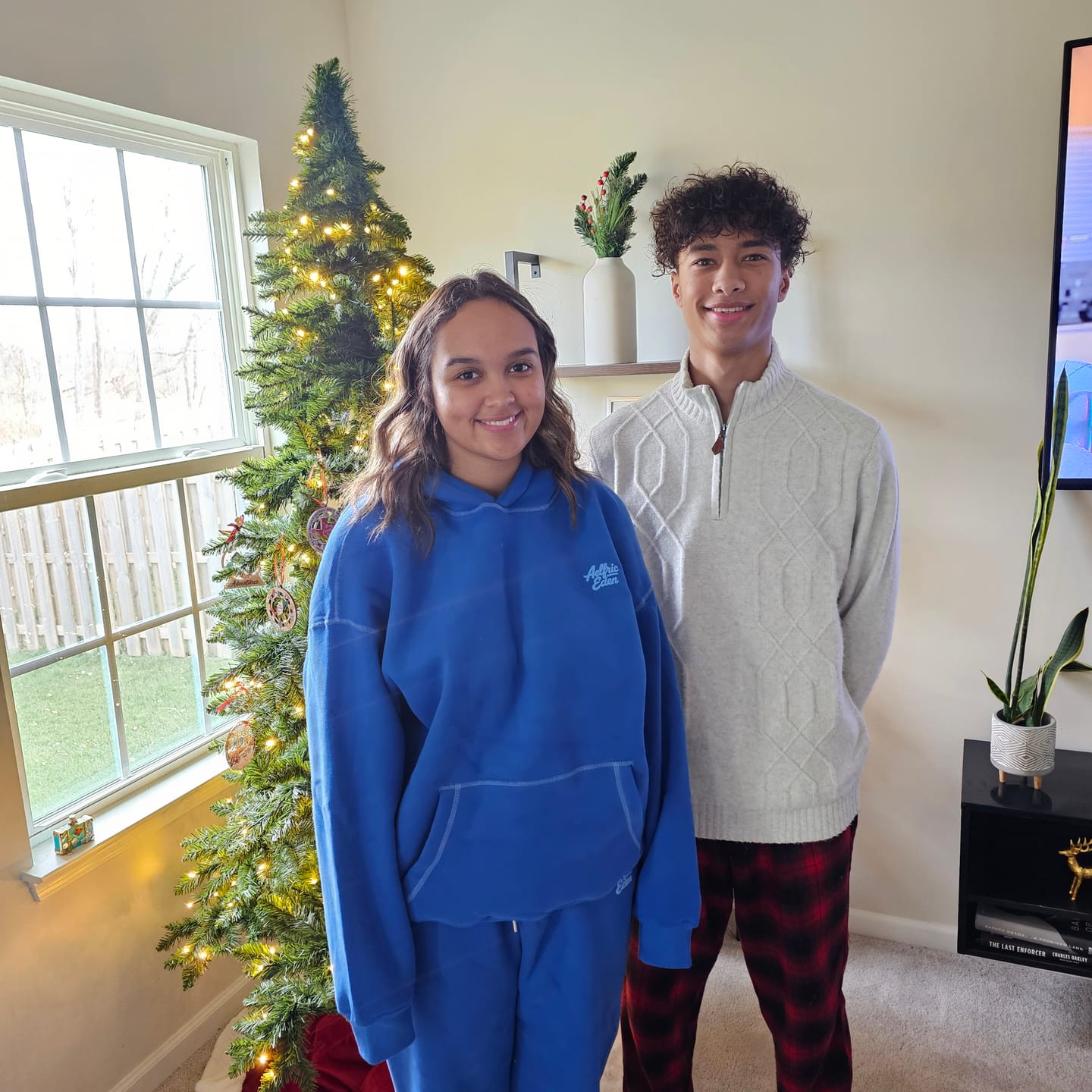 Customer photo review of Soufflé Classic Hoodie Sets