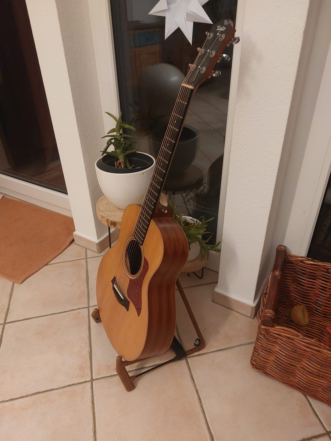 Customer photo review of Handpan Halter / Allzweck Musikinstrumentenständer