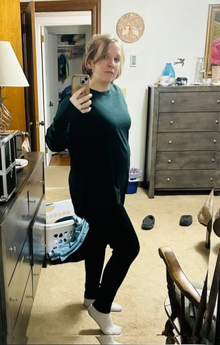 Customer (5'1", 160 lbs) shows the fit of the Stella Petite - Black leggings in a size large.