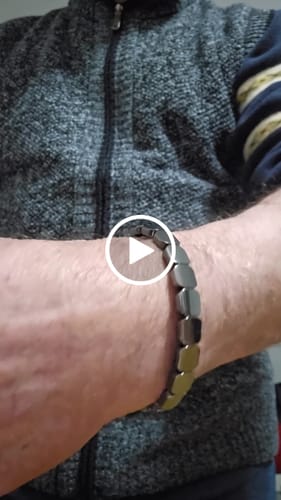 Customer video review of Pulsera Hora Hematita