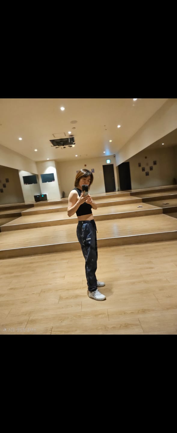 Customer photo review of Zumba Basic Slouch Sweatpants