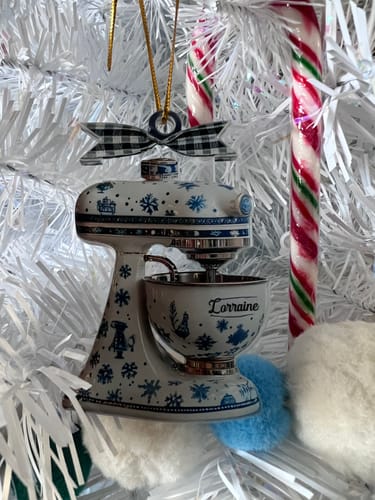 Customer photo review of Baking Mixer - Personalized Acrylic Ornament, Christmas Gift For Bakers, Cooking Lovers