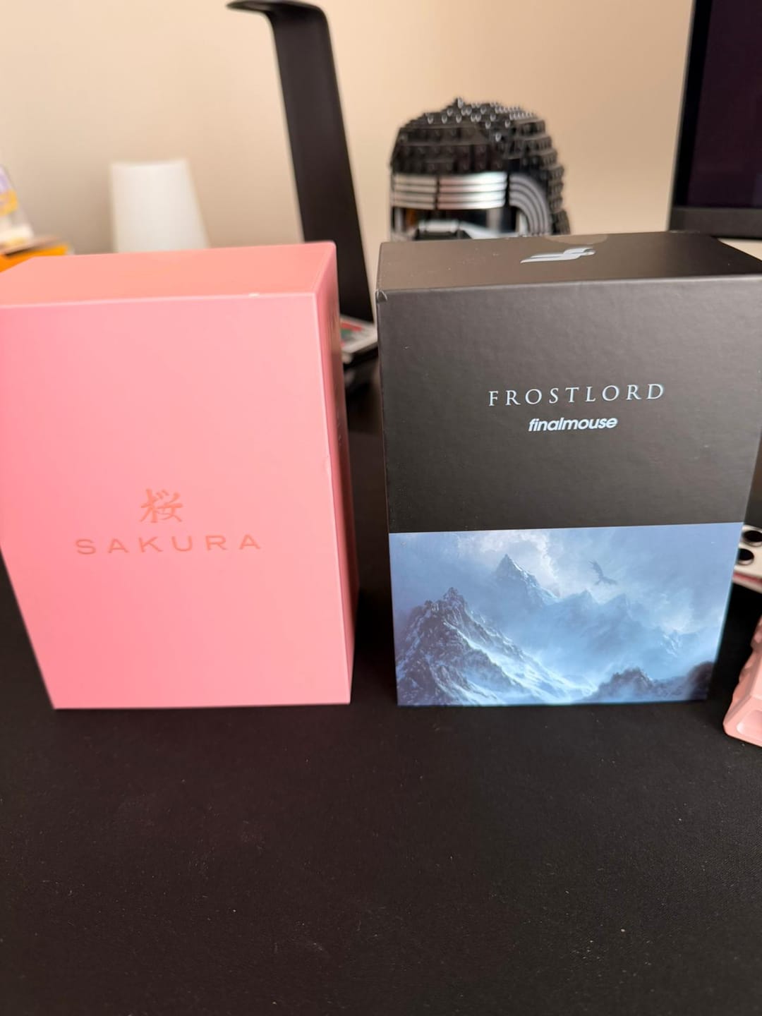 Customer photo review of Finalmouse ULX Frostlord Karbon Fiber Wireless Mouse
