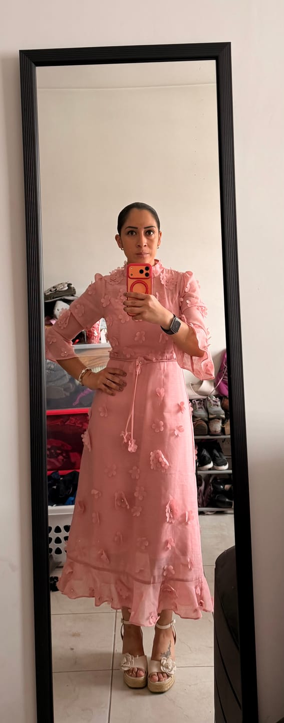 Customer photo review of Vestido aplicación floral rosa
