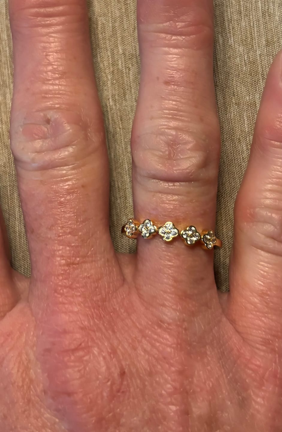 Customer photo review of Linda 18k White Gold Plated Clover Flower Ring with Swarovski Crystals