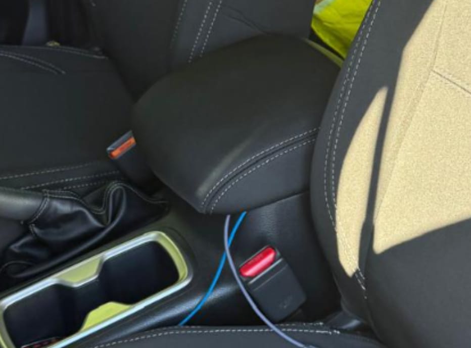 Customer photo review of Nissan Navara NP300 - GP4 Neoprene Console Lid Cover (Available)
