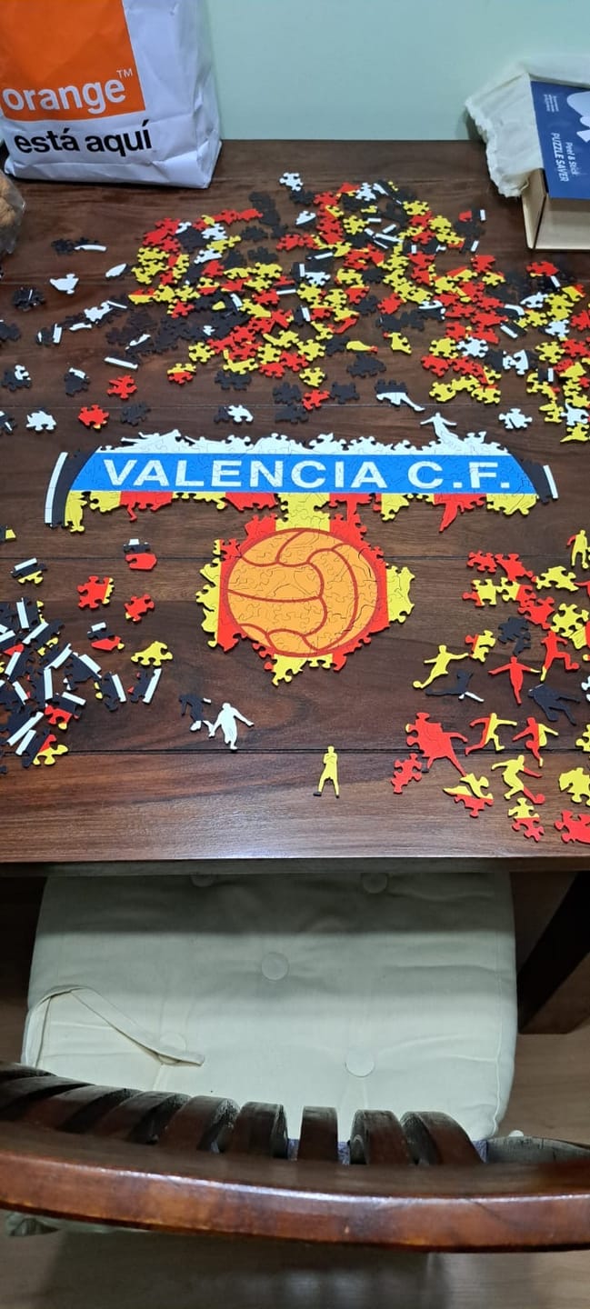 Customer photo review of Valencia CF® Logo - Puzzle de Madera