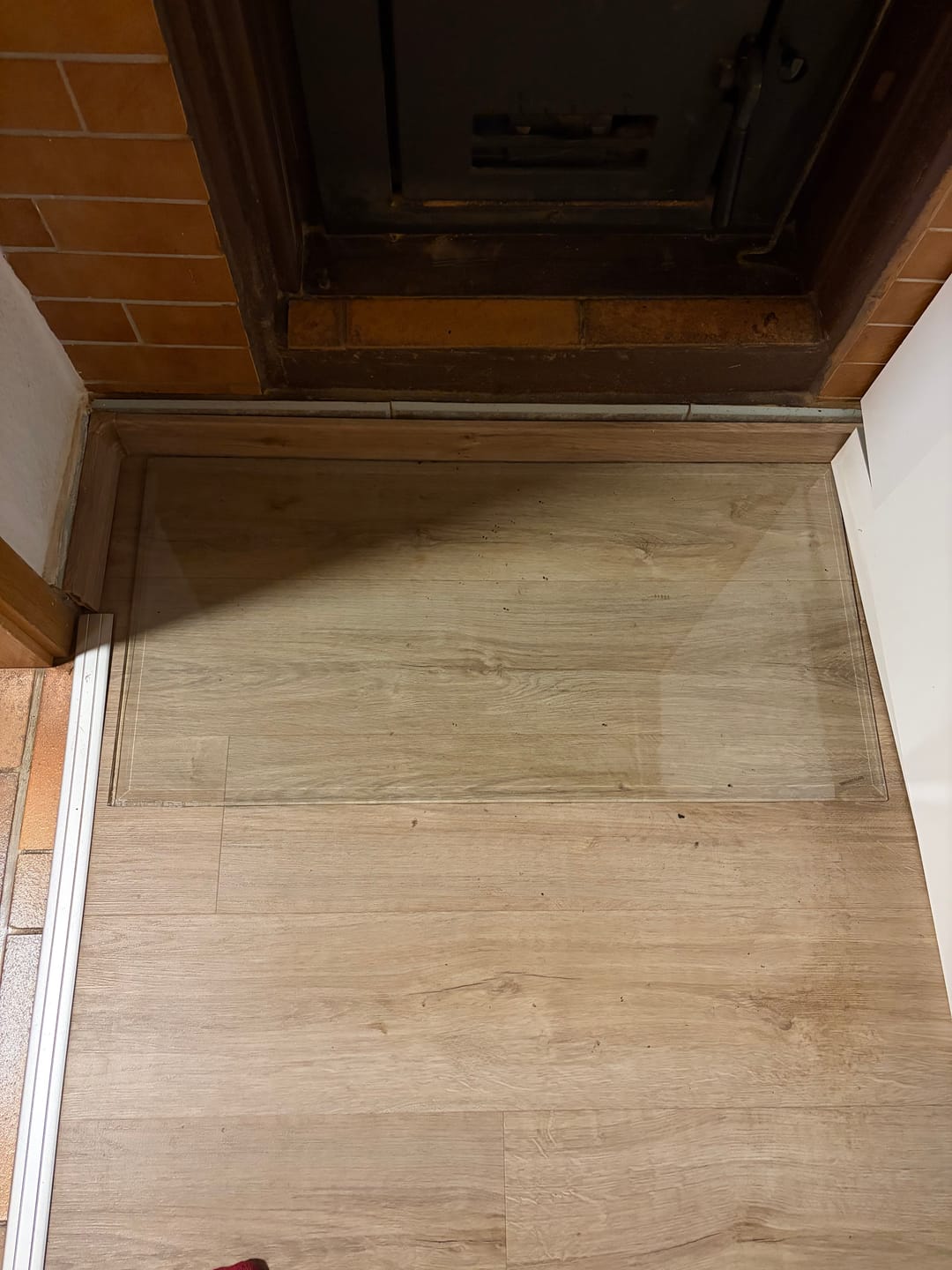 Customer photo review of Glasplatte Kamin, Funkenschutzplatte Glas für Kaminofen - Rechteck