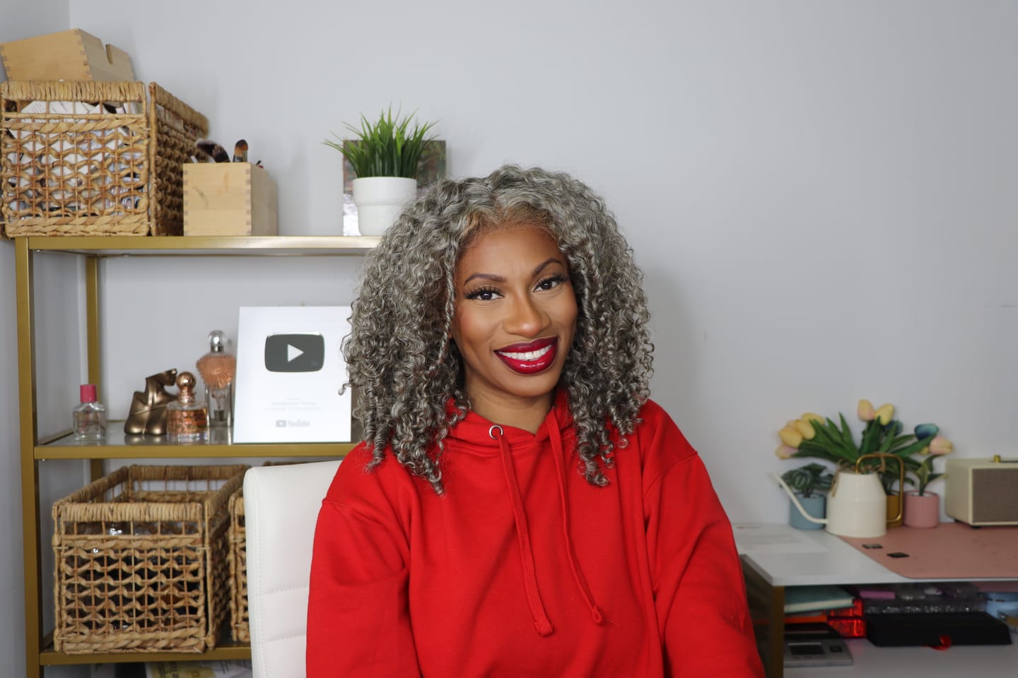 Customer photo review of Luvwin 13x4 Salt And Pepper Natural Curly Glueless Gray Color Pre-Cut Lace Bob Wig
