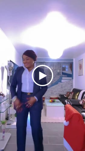 Customer video review of Chanson personnalisée MP3 – Votre histoire en musique