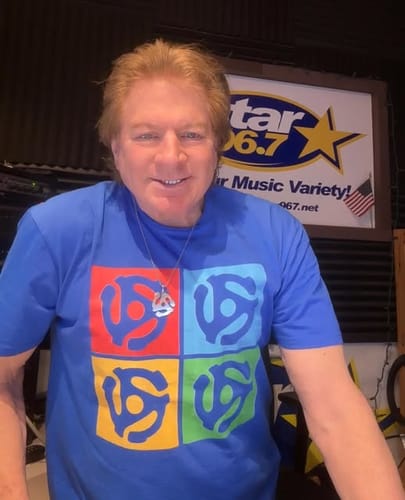 Customer photo review of Adapter Grid T-Shirt