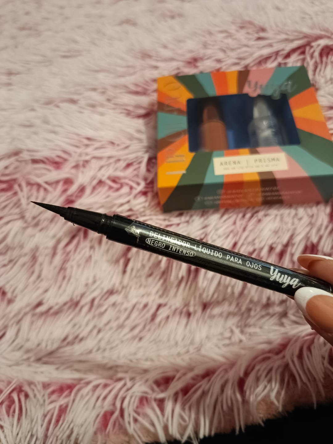Customer photo review of Delineador líquido para ojos tipo plumón