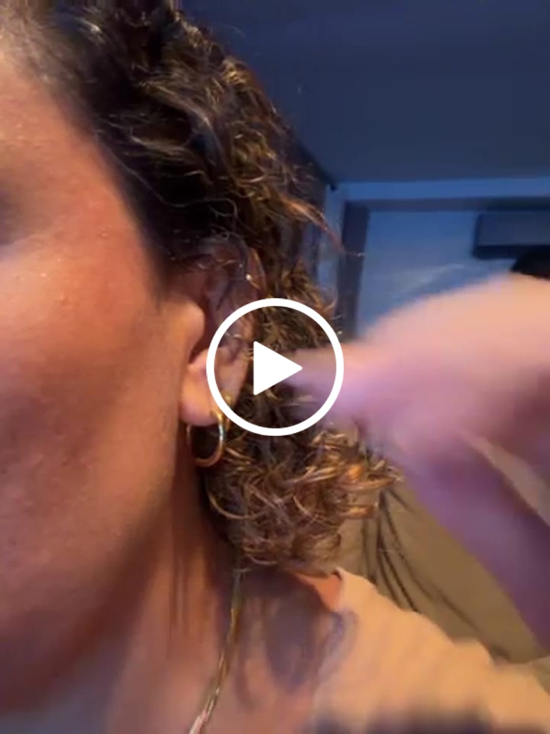 Customer video review of Brinco Trio de Argolas Banhado em Ouro 18K