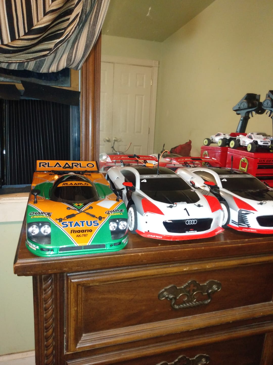 Customer photo review of Rlaarlo 1/10 Carbon Fiber Brushless RTR On-Road Cars, Supercar,AK-787