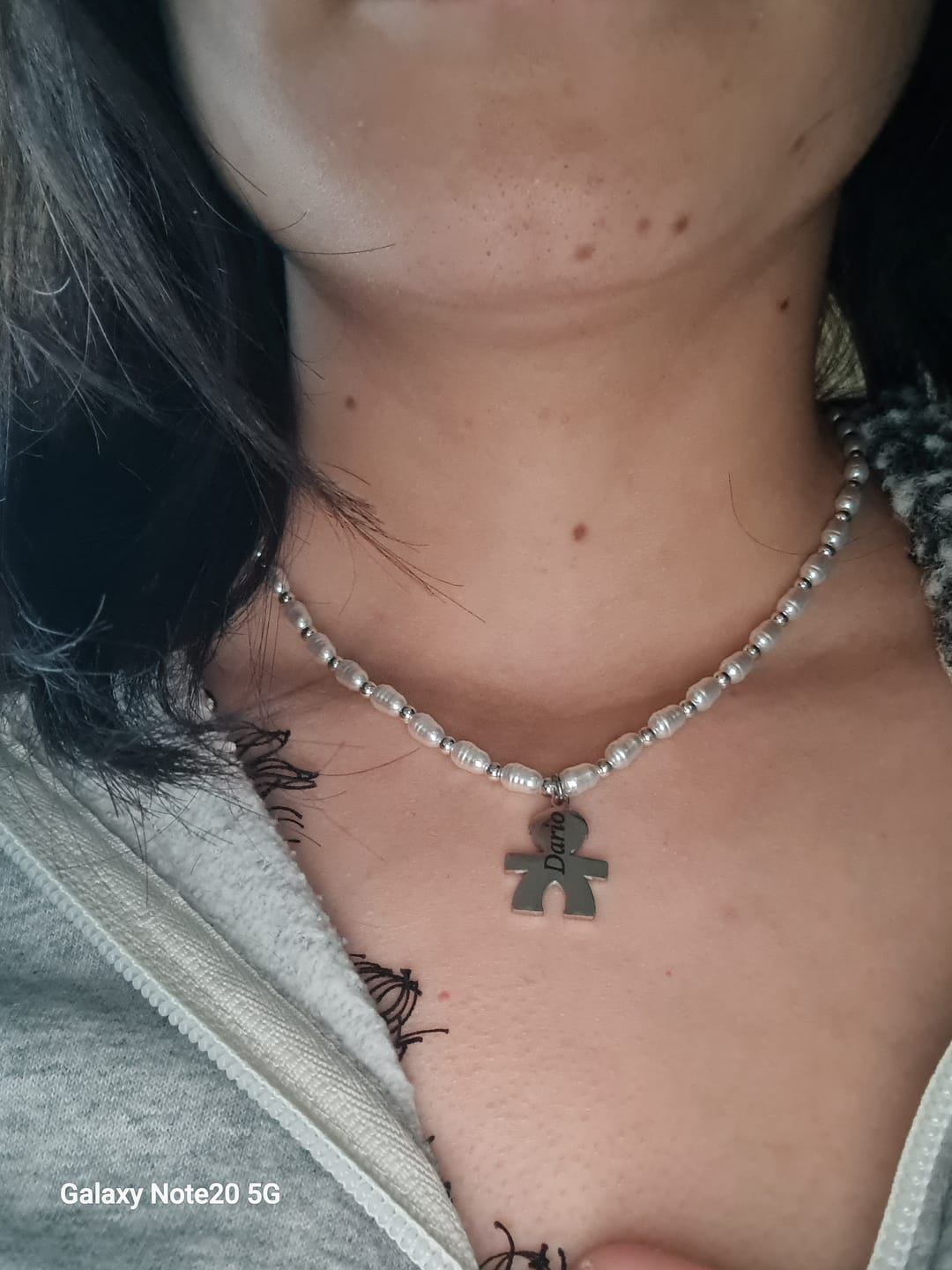 Customer photo review of Girocollo perline con bambini e incisione