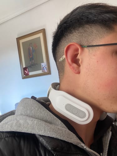 Oscar utilizando Restify en el cuello