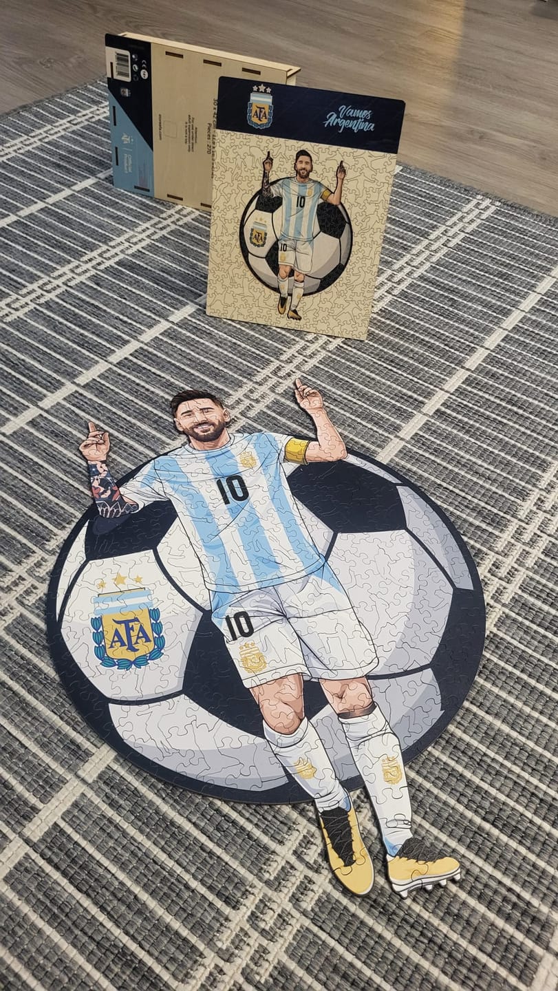 Customer photo review of Lionel Messi - Wooden Puzzle