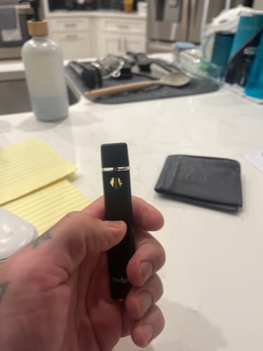 Customer photo review of 1 Gram THC-P Blend Vape Pen | Pink Gummy - Indica